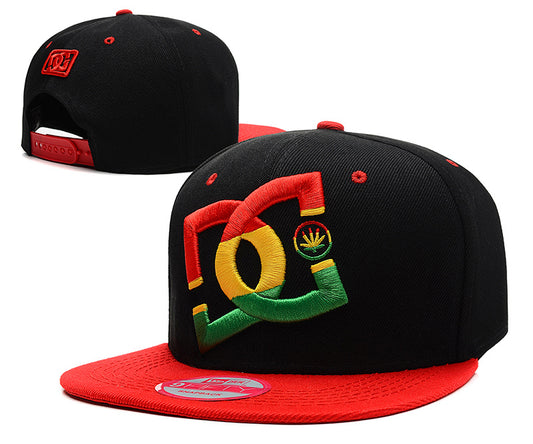 Les casquettes snapback unisexe combinent parfaitement un design moderne et une fonctionnalité optimale, idéales pour un look sportif et urbain.