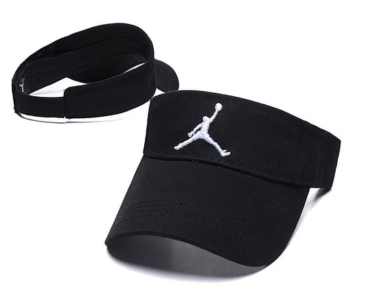 Les casquettes air Jordan incarnent l’héritage de la légende Michael Jordan, offrant un mélange parfait entre performance et style urbain.