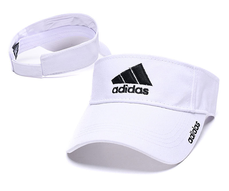 Les casquettes snapback adidas combinent parfaitement un design moderne et une fonctionnalité optimale, idéales pour un look sportif et urbain.