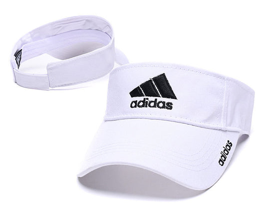 Les casquettes snapback adidas combinent parfaitement un design moderne et une fonctionnalité optimale, idéales pour un look sportif et urbain.