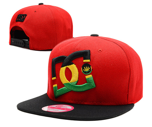 Les casquettes snapback unisexe combinent parfaitement un design moderne et une fonctionnalité optimale, idéales pour un look sportif et urbain.