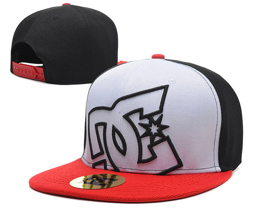 Les casquettes snapback unisexe combinent parfaitement un design moderne et une fonctionnalité optimale, idéales pour un look sportif et urbain.