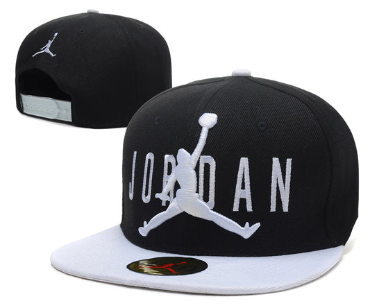 Les casquettes air Jordan incarnent l’héritage de la légende Michael Jordan, offrant un mélange parfait entre performance et style urbain.
