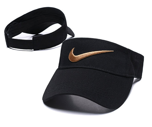 Les casquettes snapback Nike combinent parfaitement un design moderne et une fonctionnalité optimale, idéales pour un look sportif et urbain.