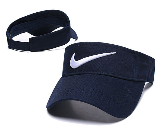 Les casquettes snapback Nike combinent parfaitement un design moderne et une fonctionnalité optimale, idéales pour un look sportif et urbain.