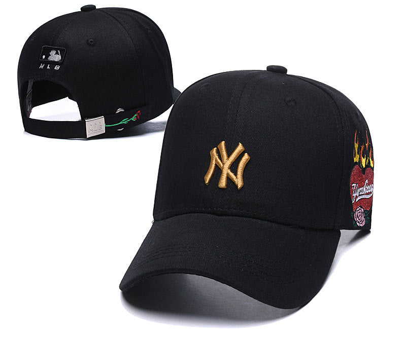 Les casquettes New Era unisexe sont une référence.

 incontournable pour ceux qui recherchent un accessoire à la fois tendance et fonctionnel.

En plus, leur design emblématique, associé à des matériaux de qualité.