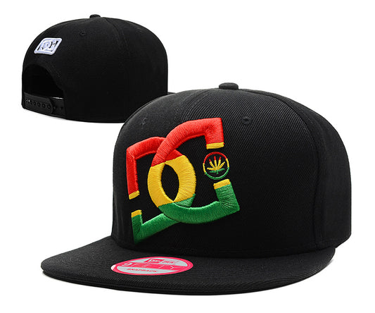 Les casquettes snapback unisexe combinent parfaitement un design moderne et une fonctionnalité optimale, idéales pour un look sportif et urbain.