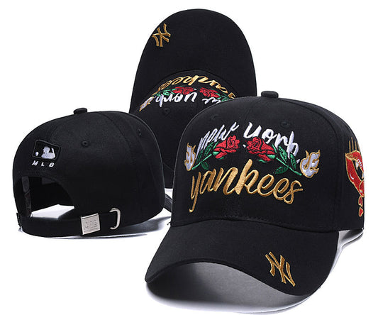 Les casquettes New Era unisexe sont une référence.

 incontournable pour ceux qui recherchent un accessoire à la fois tendance et fonctionnel.

En plus, leur design emblématique, associé à des matériaux de qualité.