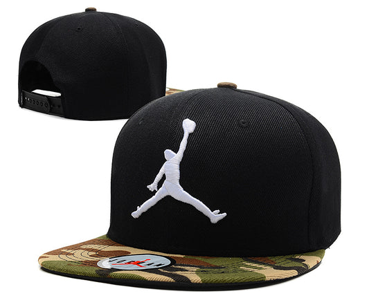 Les casquettes air Jordan incarnent l’héritage de la légende Michael Jordan, offrant un mélange parfait entre performance et style urbain.
