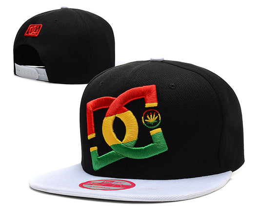 Les casquettes snapback unisexe combinent parfaitement un design moderne et une fonctionnalité optimale, idéales pour un look sportif et urbain.