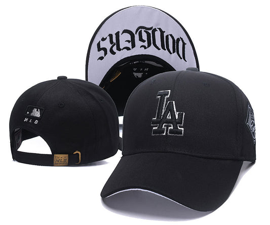 Les casquettes snapback unisexe combinent parfaitement un design moderne et une fonctionnalité optimale, idéales pour un look sportif et urbain.