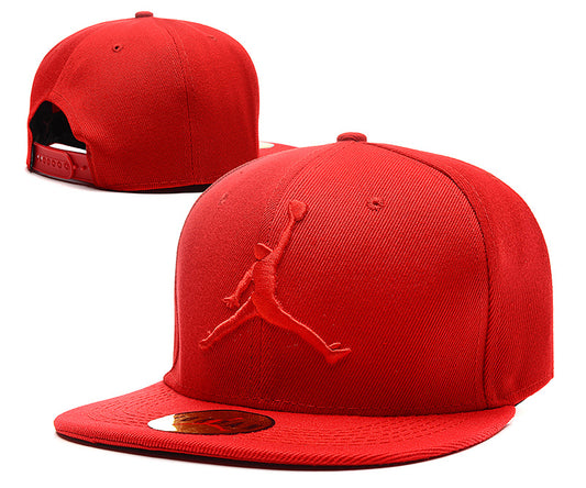 Les casquettes air Jordan incarnent l’héritage de la légende Michael Jordan, offrant un mélange parfait entre performance et style urbain.