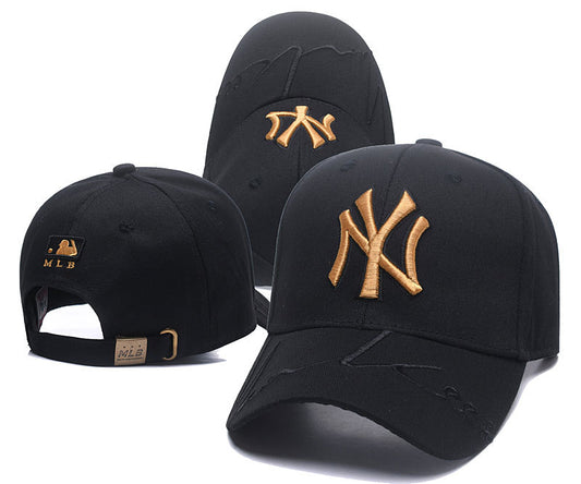 Les casquettes New Era unisexe sont une référence.

 incontournable pour ceux qui recherchent un accessoire à la fois tendance et fonctionnel.

En plus, leur design emblématique, associé à des matériaux de qualité.