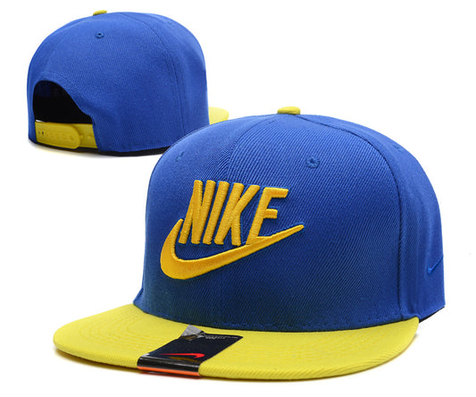 Les casquettes snapback Nike combinent parfaitement un design moderne et une fonctionnalité optimale, idéales pour un look sportif et urbain.