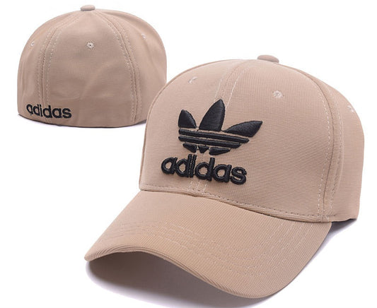 Les casquettes snapback Nike combinent parfaitement un design moderne et une fonctionnalité optimale, idéales pour un look sportif et urbain.