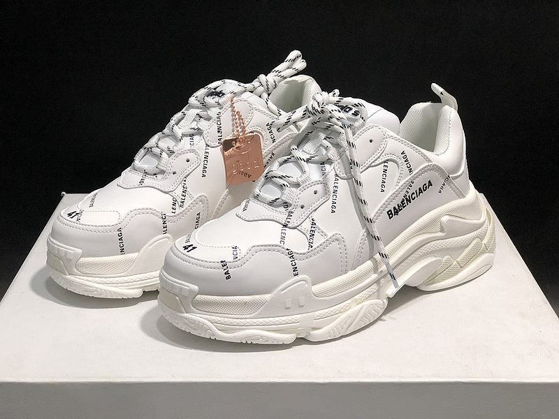 les sneakers Balenciaga Triple S "Beige Green Yellow" Femme sont un témoignage de l'engagement de Balenciaga à combiner style et innovation.