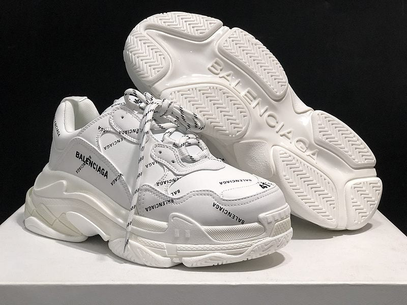les sneakers Balenciaga Triple S "Beige Green Yellow" Femme sont un témoignage de l'engagement de Balenciaga à combiner style et innovation.