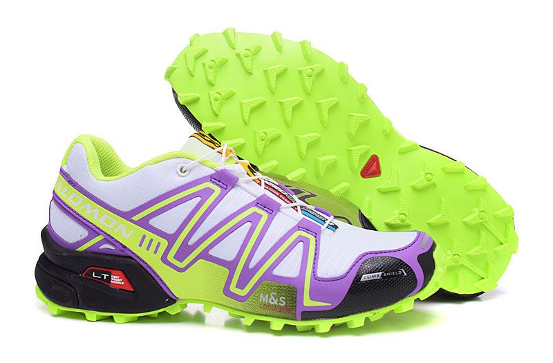Les baskets Salomon Speed Cross III 1 Femme sont un témoignage de l'engagement de Salomon à combiner style et innovation.