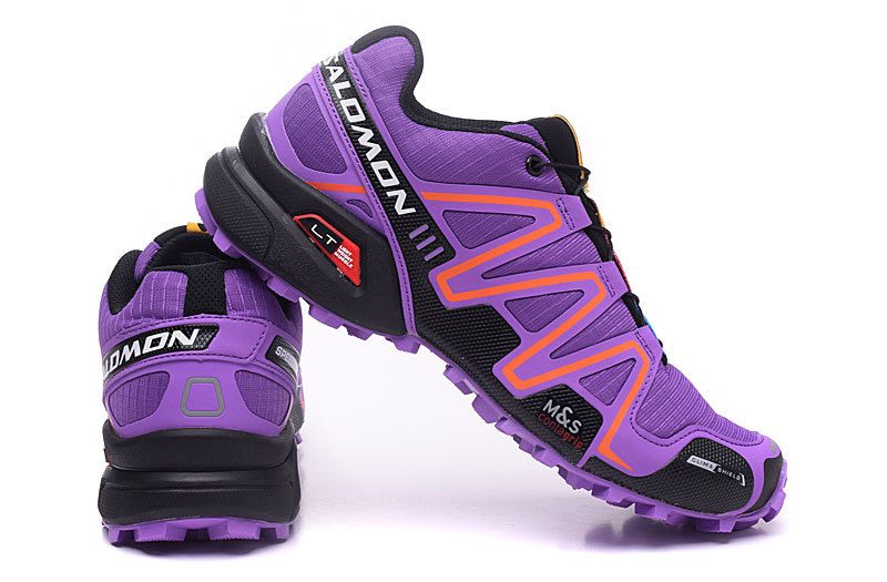 Résultats de l'évolution emblématique de la marque Salomon, les Chaussure Salomon Speed Cross III 1 Femme sont un témoignage de l'engagement de Salomon à combiner style et innovation.