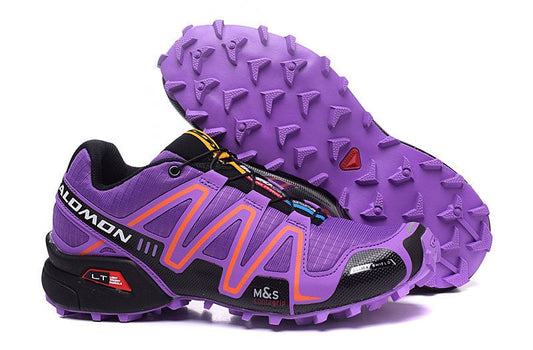 Les baskets Salomon Speed Cross III 1 Femme sont un témoignage de l'engagement de Salomon à combiner style et innovation.