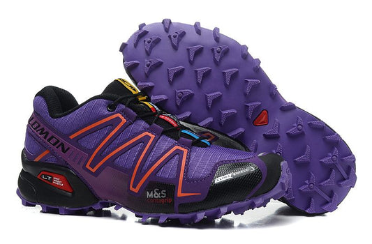 Les baskets Salomon Speed Cross III 1 Femme sont un témoignage de l'engagement de Salomon à combiner style et innovation.