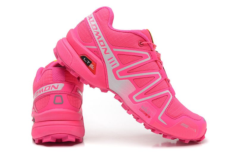 Les baskets Salomon Speed Cross III 1 Femme sont un témoignage de l'engagement de Salomon à combiner style et innovation.