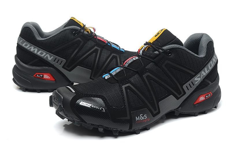Les baskets Salomon Speed Cross III 1 Femme sont un témoignage de l'engagement de Salomon à combiner style et innovation.