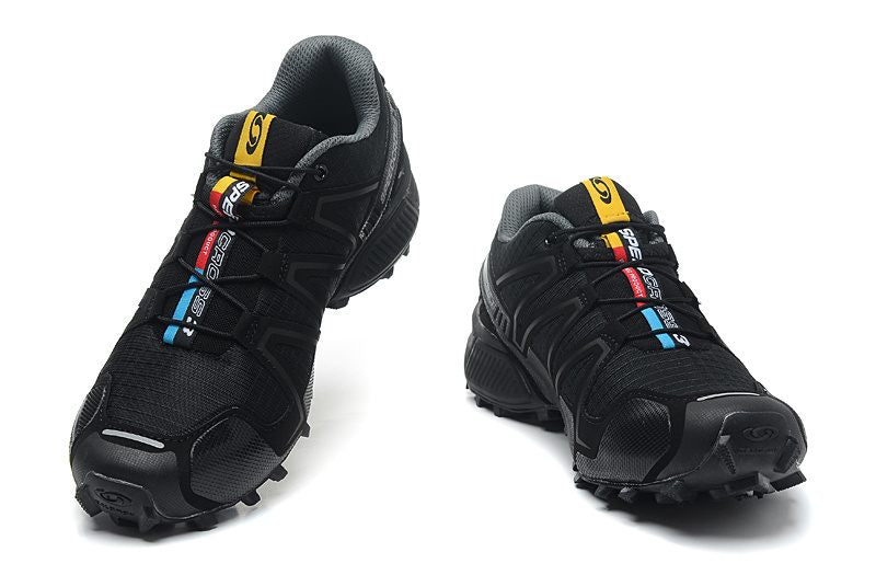Les baskets Salomon Speed Cross III 1 Femme sont un témoignage de l'engagement de Salomon à combiner style et innovation.