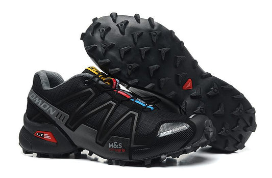 Les baskets Salomon Speed Cross III 1 Femme sont un témoignage de l'engagement de Salomon à combiner style et innovation.