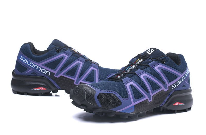 Les baskets Salomon Speed Cross III 1 Femme sont un témoignage de l'engagement de Salomon à combiner style et innovation.