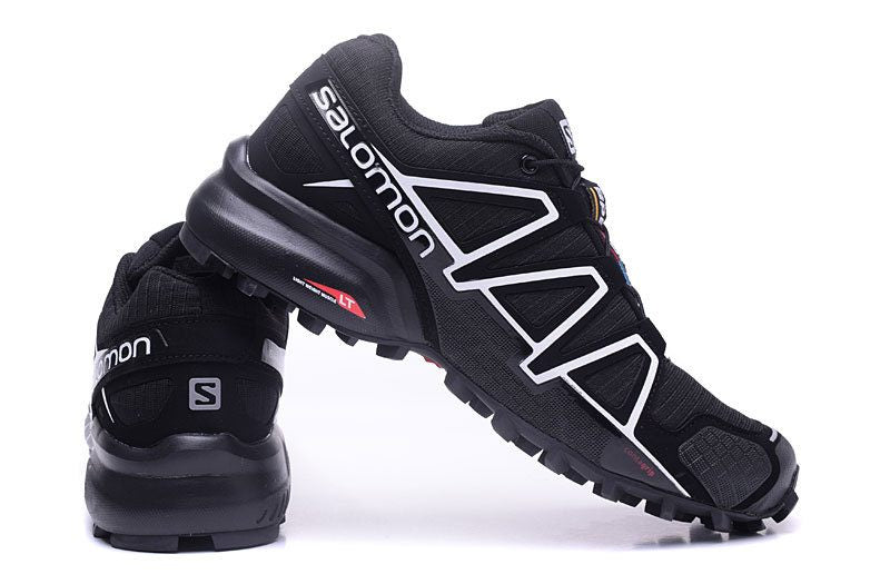 Les baskets Salomon Speed Cross III 1 Femme sont un témoignage de l'engagement de Salomon à combiner style et innovation.