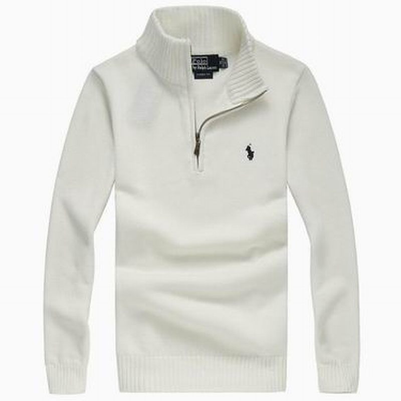 Les pulls Polo Ralph Lauren combinent élégance et confort avec une maîtrise inégalée.