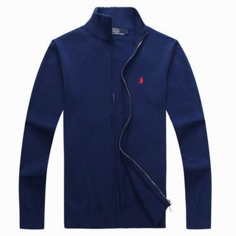 Les pulls Polo Ralph Lauren combinent élégance et confort avec une maîtrise inégalée.