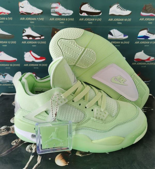 Les baskets Air Jordan 04 femme permettent de personnaliser votre style .En résumé, les Union X Air Jordan 04 femme incarnent le style.