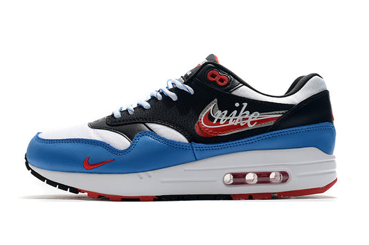 Les baskets Nike Air Max 1 Femme incarnent l’héritage emblématique de la marque Nike, combinant un design intemporel avec des touches modernes.