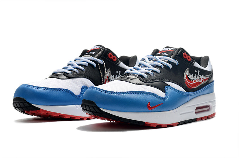 Les baskets Nike Air Max 1 Femme incarnent l’héritage emblématique de la marque Nike, combinant un design intemporel avec des touches modernes.