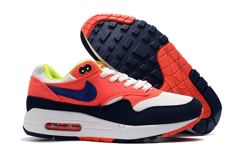 Les baskets Nike Air Max 1 Femme incarnent l’héritage emblématique de la marque Nike, combinant un design intemporel avec des touches modernes.