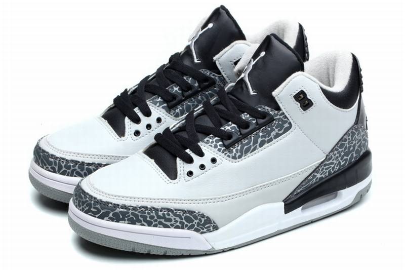 Les baskets Air Jordan 3 Triple White Femme permettent de personnaliser votre style tout en bénéficiant d’un confort supérieur.les Air Jordan 3 Triple.
