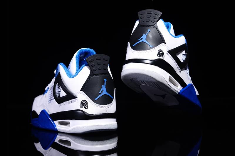 Les baskets Air Jordan 4 femme permettent de personnaliser votre style .En résumé, les Union X Air Jordan 04 femme incarnent le style.