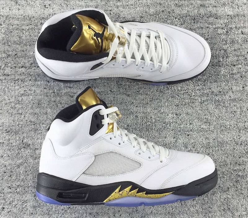 Les baskets Air Jordan 5 Retro (GS) "Oreo" Femme permettent de personnaliser votre style tout en bénéficiant d’un confort supérieur.