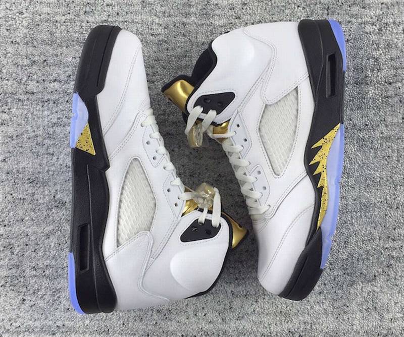 Les baskets Air Jordan 5 Retro (GS) "Oreo" Femme permettent de personnaliser votre style tout en bénéficiant d’un confort supérieur.
