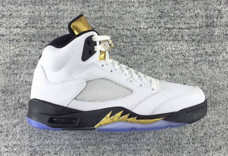 Les baskets Air Jordan 5 Retro (GS) "Oreo" Femme permettent de personnaliser votre style tout en bénéficiant d’un confort supérieur.