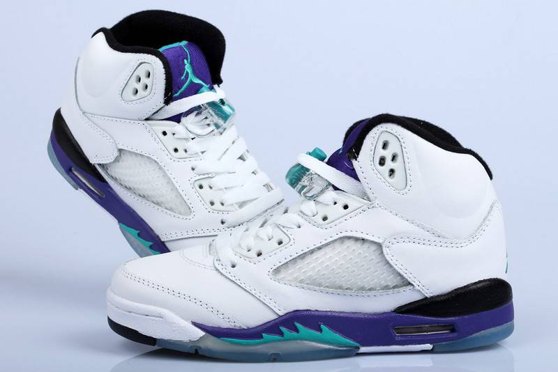 Les baskets Air Jordan 5 Retro (GS) "Oreo" Femme permettent de personnaliser votre style tout en bénéficiant d’un confort supérieur.