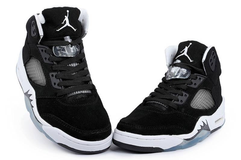 Les Air Jordan 5 Retro (GS) "Oreo" Femme permettent de personnaliser votre style tout en bénéficiant d’un confort supérieur.