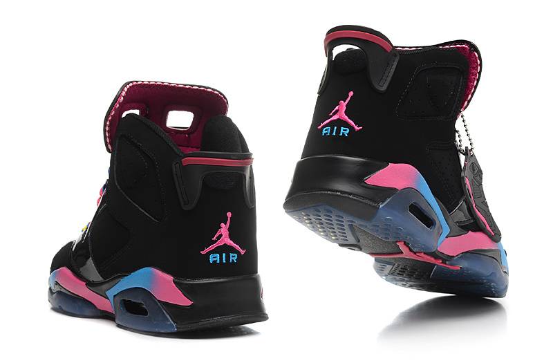 Les  baskets Air Jordan 6 Retro "Pantone" Femme permettent de personnaliser votre style tout en bénéficiant d’un confort supérieur.