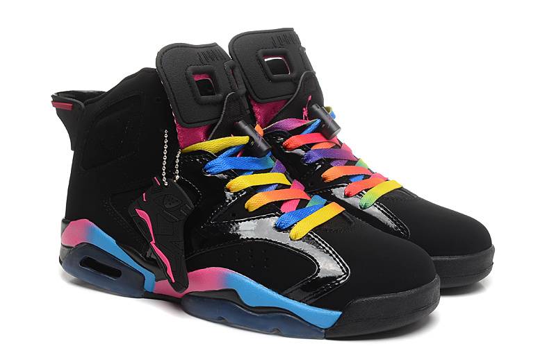 Les  baskets Air Jordan 6 Retro "Pantone" Femme permettent de personnaliser votre style tout en bénéficiant d’un confort supérieur.