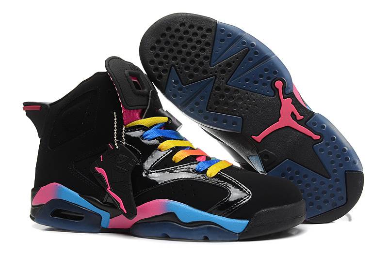 Les  baskets Air Jordan 6 Retro "Pantone" Femme permettent de personnaliser votre style tout en bénéficiant d’un confort supérieur.