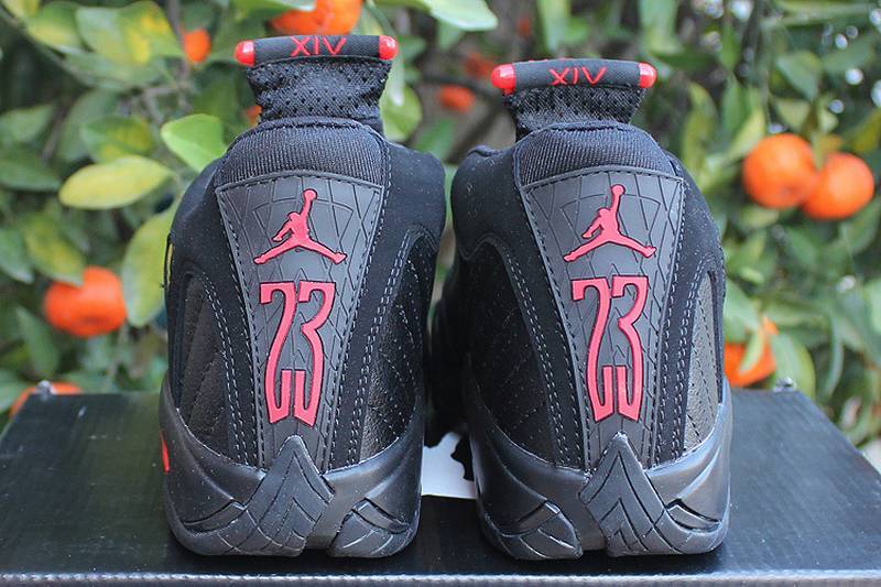 Les baskets Air Jordan 14 "Thunder" Femme permettent de personnaliser votre style tout en bénéficiant d’un confort supérieur.
