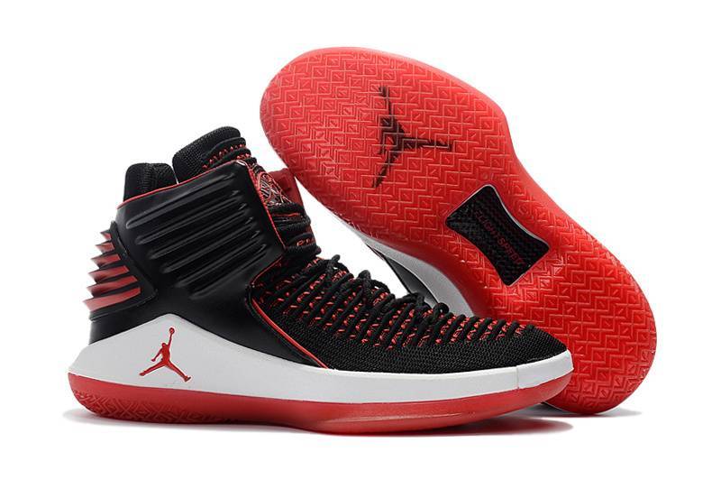 Les baskets Air Jordan 31 Femme permettent de personnaliser votre style tout en  d’un confort supérieur.