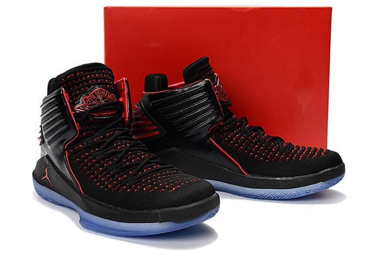 Les baskets Air Jordan 31 Femme permettent de personnaliser votre style tout en  d’un confort supérieur.